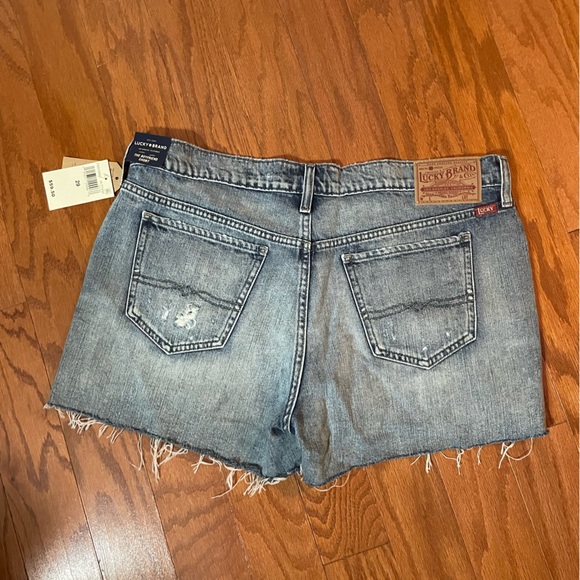 Lucky brand jean shorts - Picture 2 of 2
